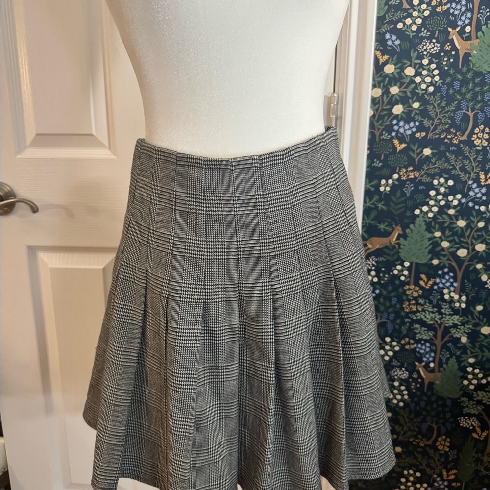 Brandy Melville Gray Checkered Mini Skirt​